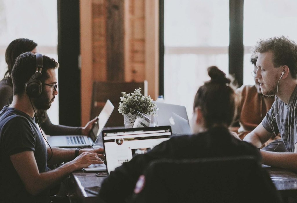 ventajas de trabajar en un coworking o espacio compartido