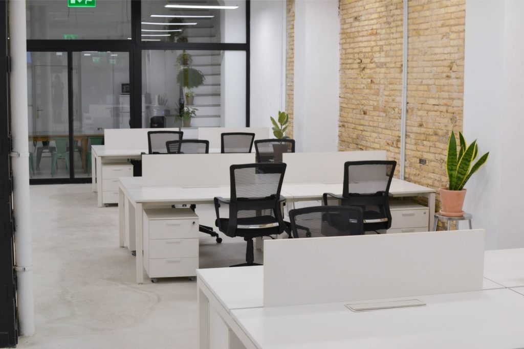 Zona de trabajo B del coworking en Valencia